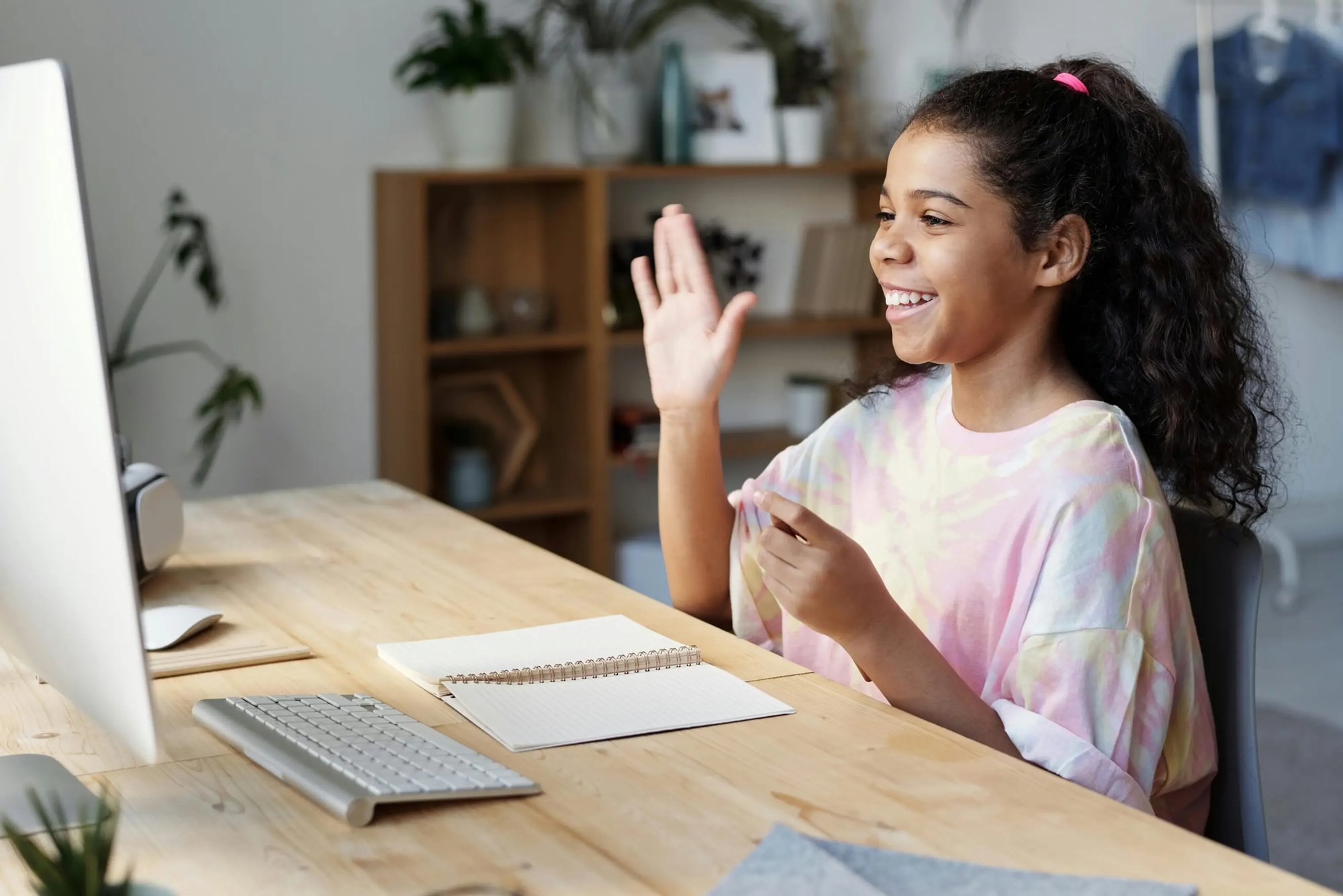 img-Pexels-julia-m-cameron-4143791-young-girl-computer