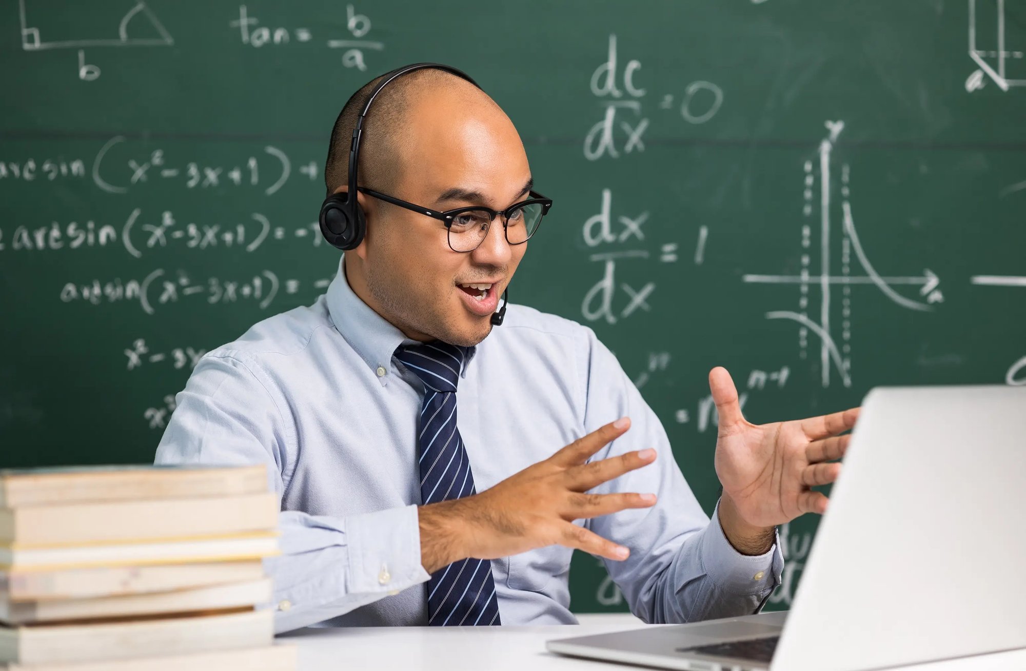 Teacher talking to an online class